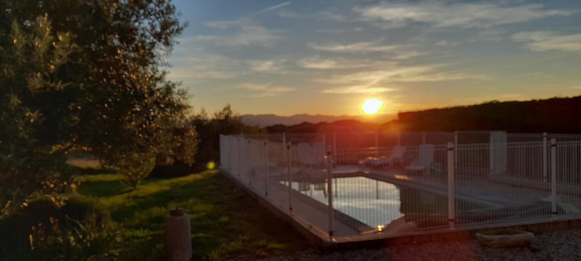 Le Mas de la Chadeniere Villeneuve-de-Berg Chambre photo