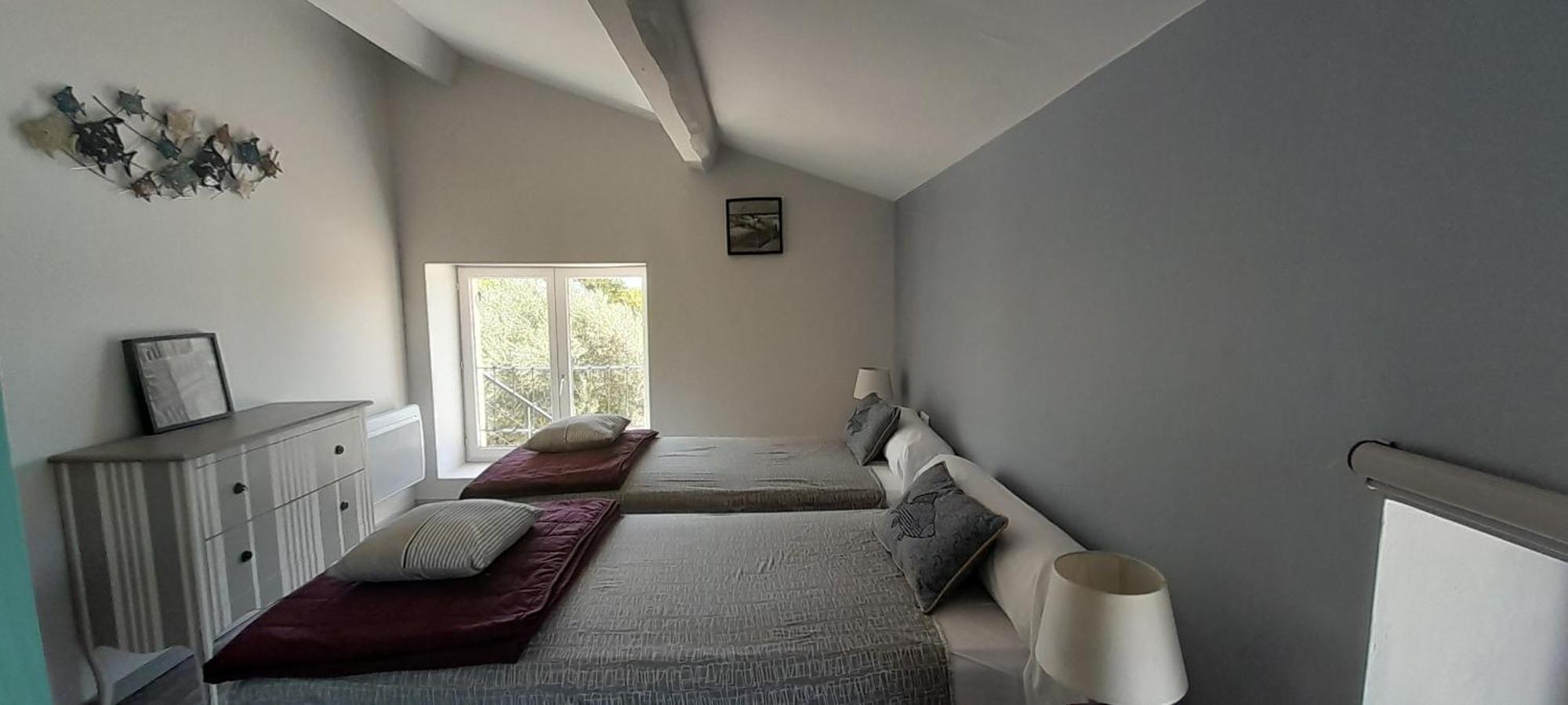 Le Mas de la Chadeniere Villeneuve-de-Berg Chambre photo