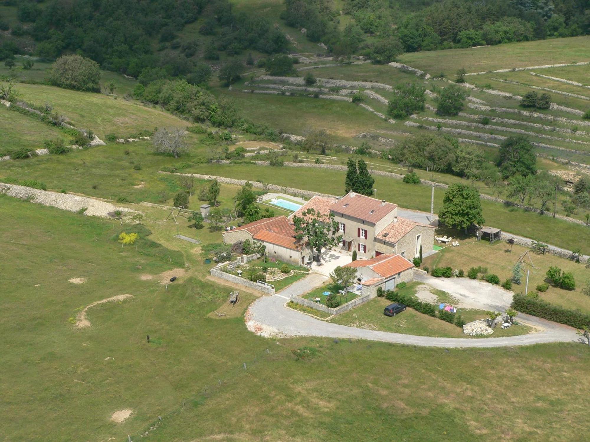 Le Mas de la Chadeniere Villeneuve-de-Berg Chambre photo